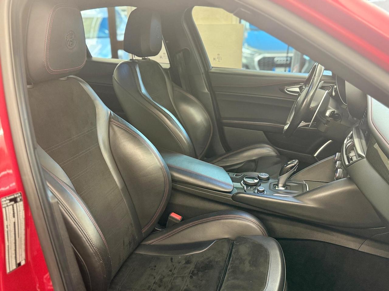 Alfa Romeo Giulia 2.9 V6 Bi-Turbo AT8 Quadrifoglio