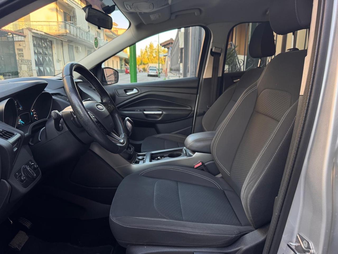 Ford Kuga 2.0 TDCI 120 CV S&S 2WD Powershift Business
