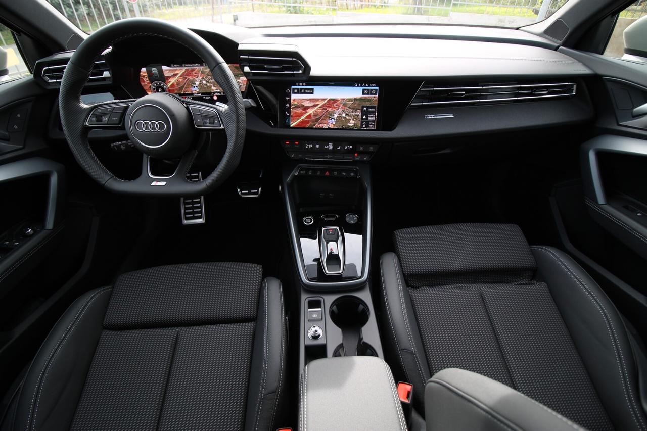 Audi A3 allstreet 35 TFSI S tronic Identity Contrast 11.2025