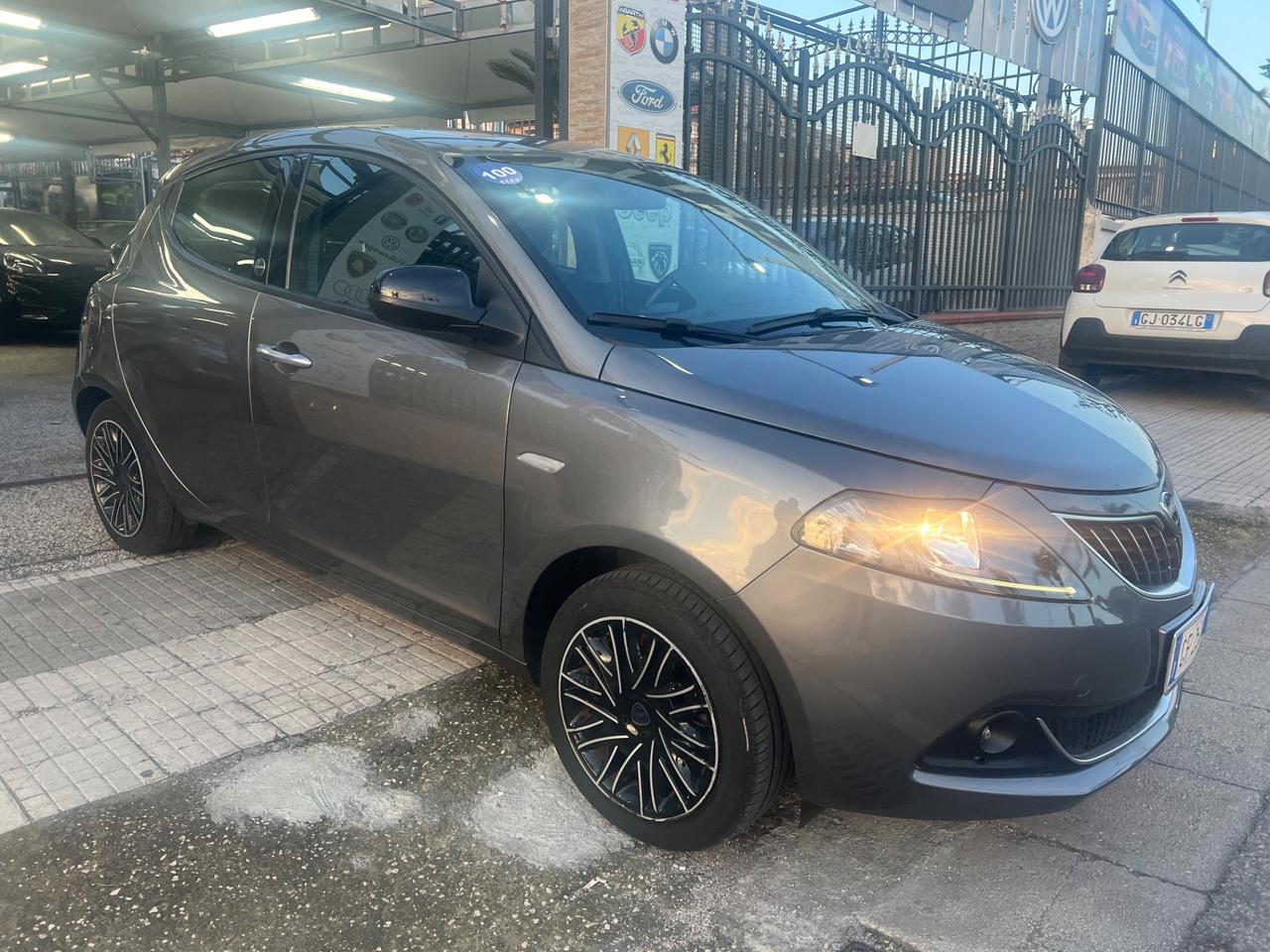 Lancia Ypsilon 1.0 FireFly 5 porte S&S Hybrid Ecochic Gold