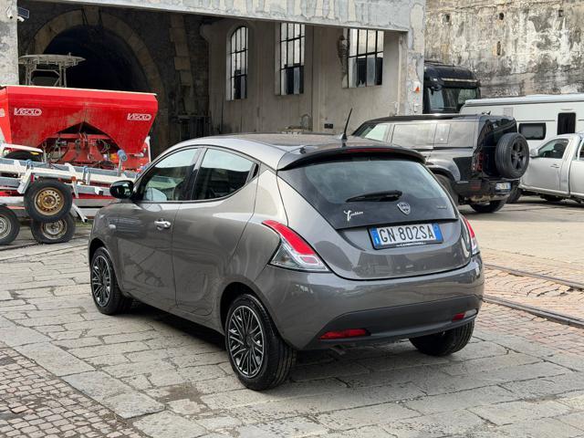 LANCIA Ypsilon 1.0 FireFly 5 porte S&S Hybrid Silver Plus 5 POSTI