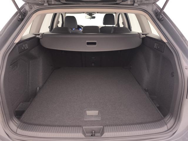 VOLKSWAGEN Golf 2.0 tdi Life 150cv dsg
