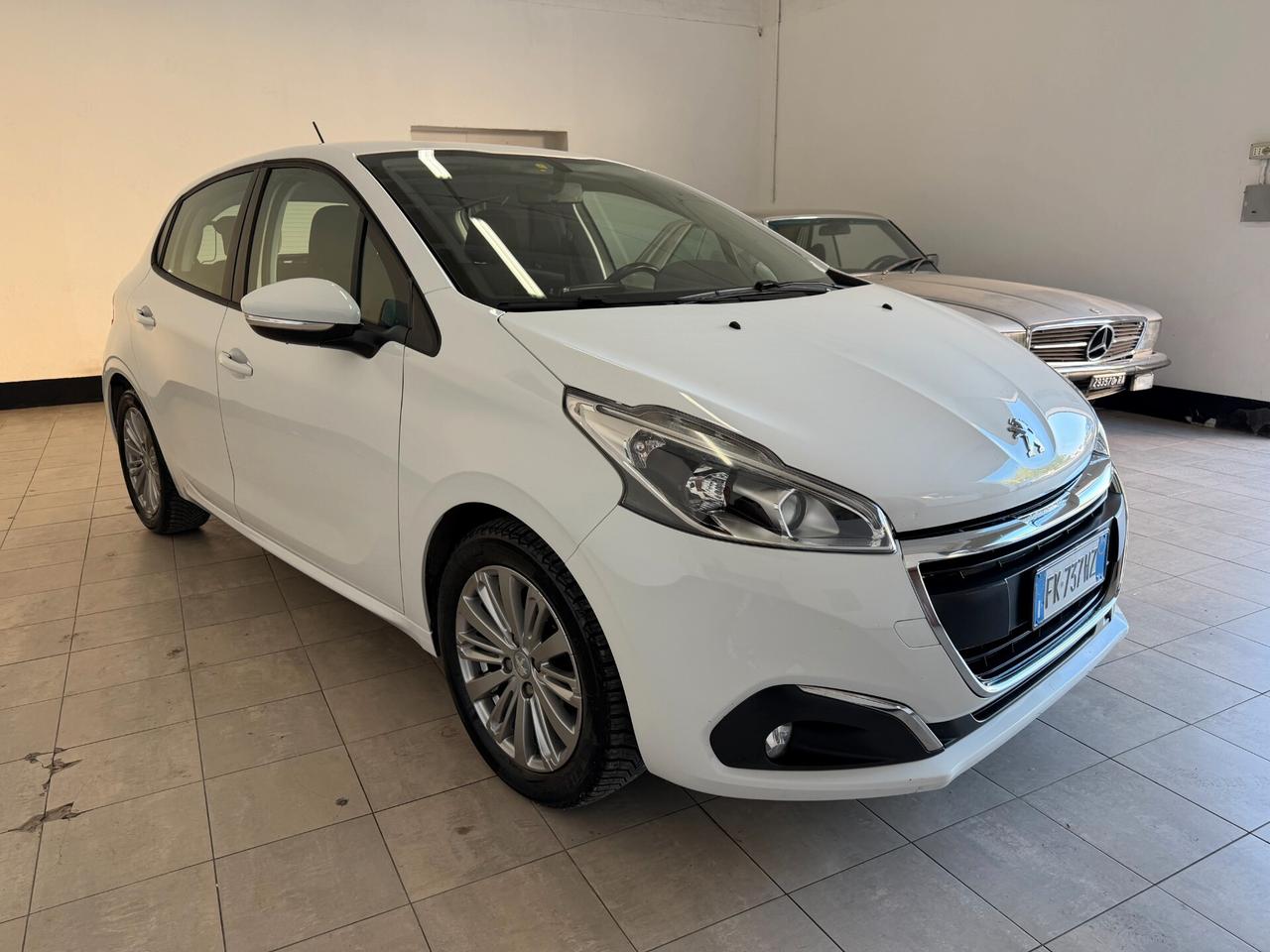 Peugeot 208 2017 PureTech 82 5 porte Allure