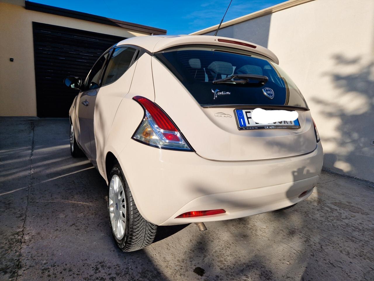 Lancia Ypsilon 1.2 69 CV 5 porte GPL Ecochic Silver