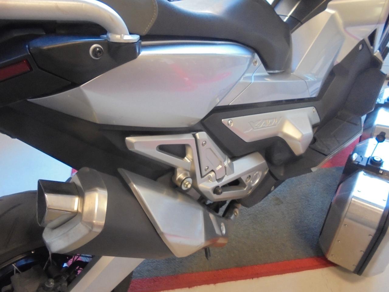 Honda X-ADV 750 TRAVEL EDITION