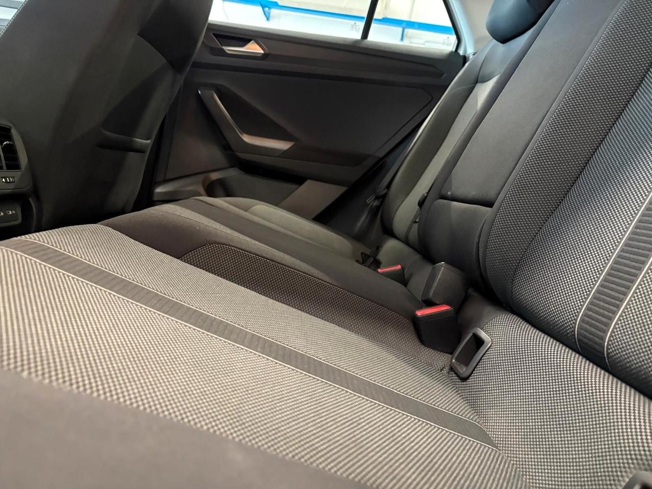 Volkswagen T-Roc LIFE 1.0 TSI 110 CV 6mt UNICO PR.