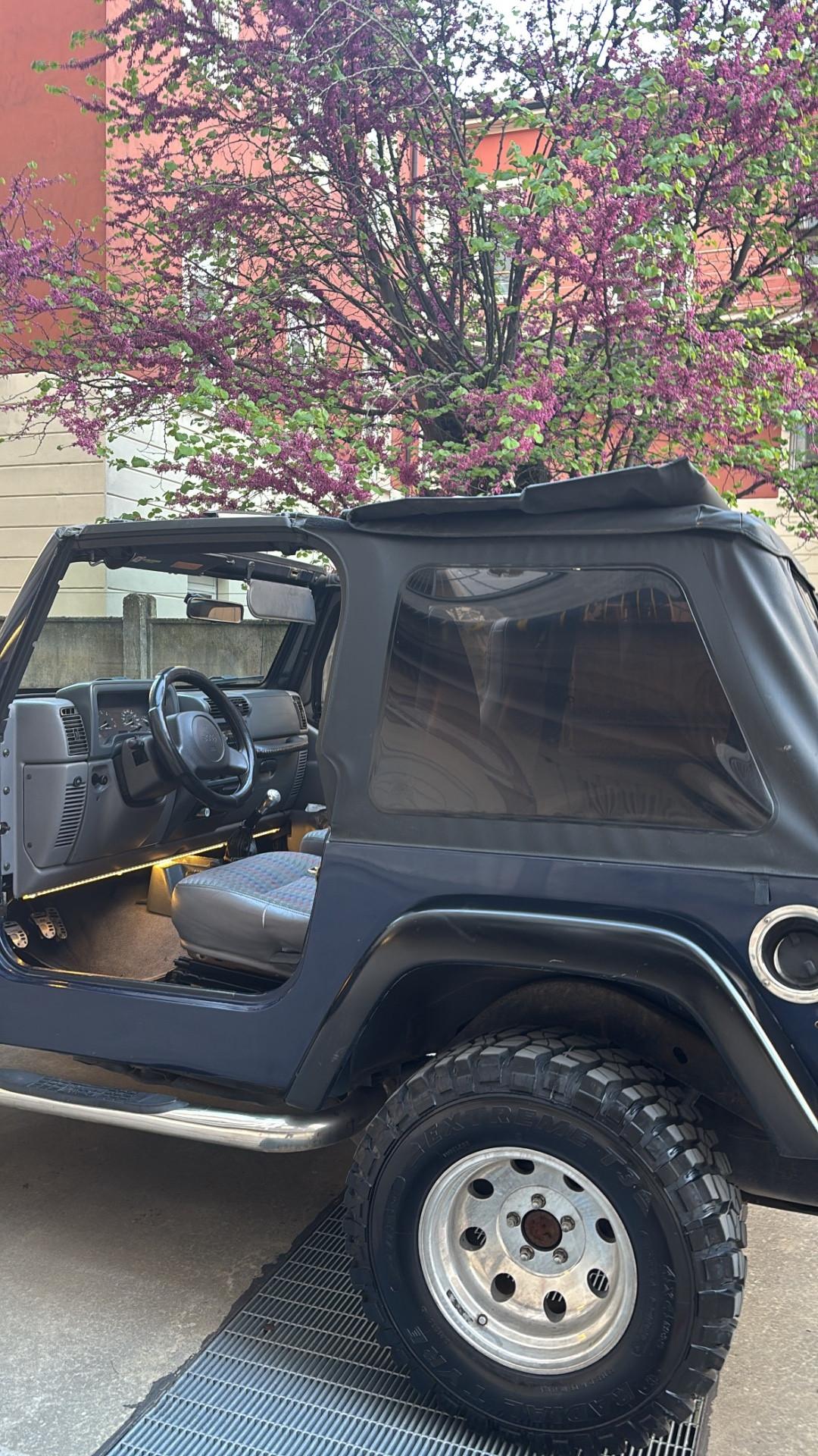 Jeep Wrangler 2.5 cat Soft top (EU)