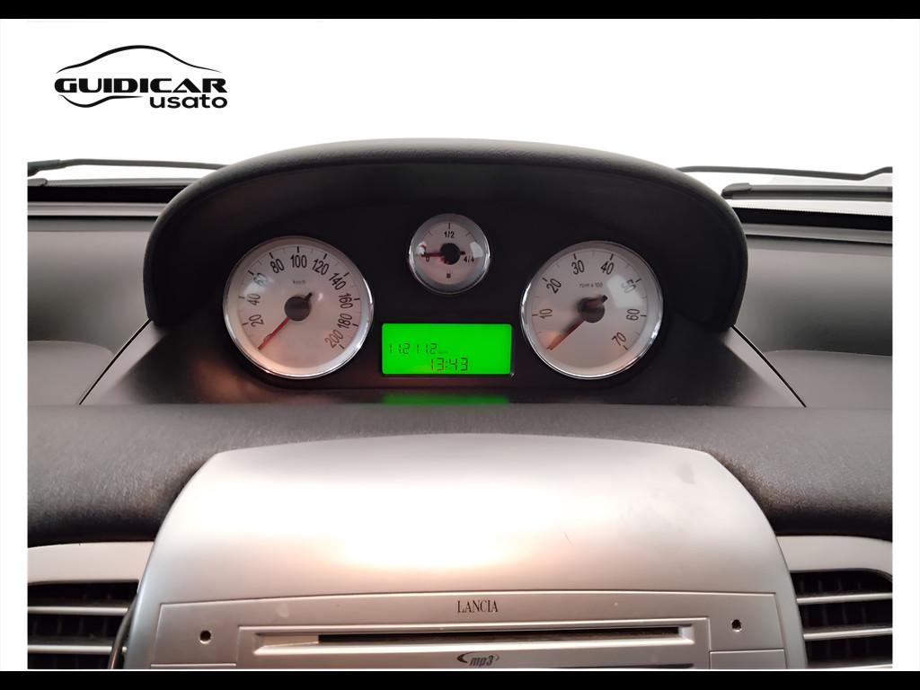 LANCIA Ypsilon II 2007 - Ypsilon 1.2 8v New Oro (oro)