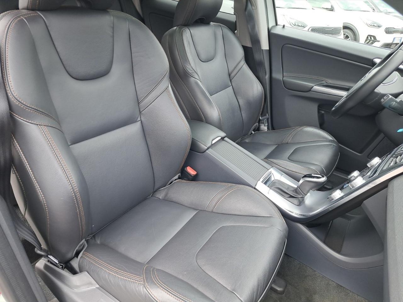 Volvo XC60 2.4 d5 kinetic awd 220cv geartronic