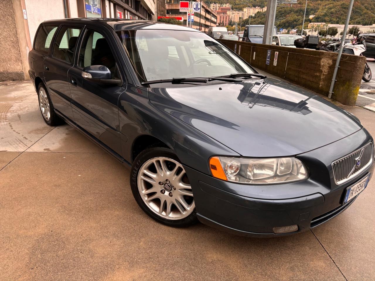 Volvo V70 2.4 D5 Kinetic