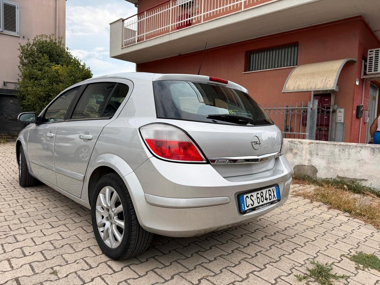 Opel Astra 1.7 CDTI 101CV 5 porte Cosmo