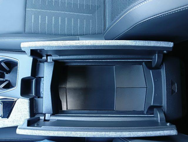 PEUGEOT 5008 GT Hybrid 145 e-DCS6 7 Posti