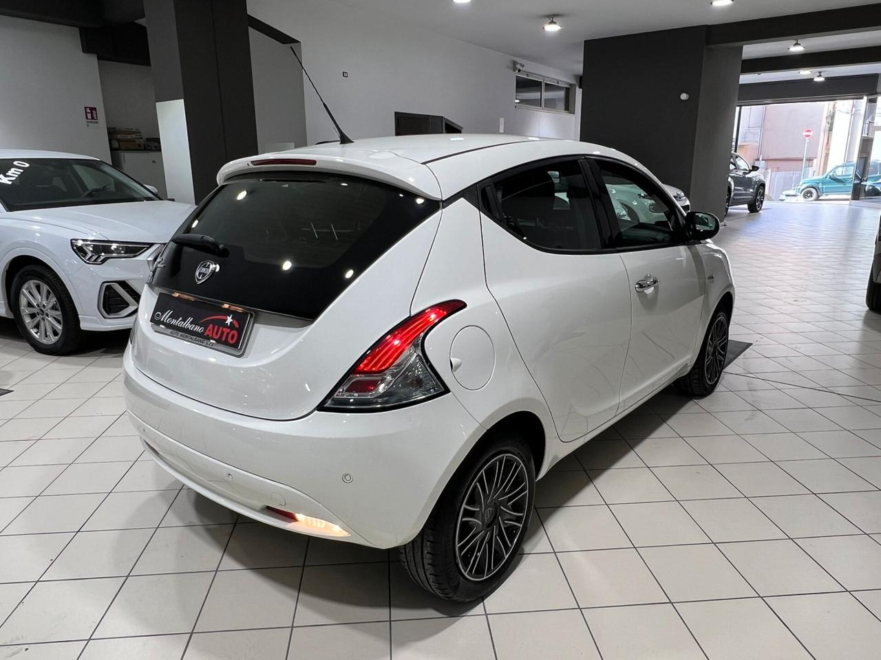 Lancia Ypsilon 1.2 69 CV 5 porte Platinum