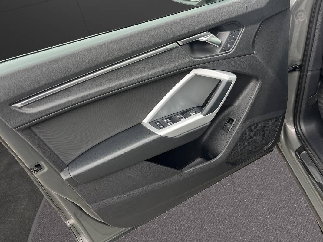 Audi Q3 35 1.5 tfsi mhev Business s-tronic