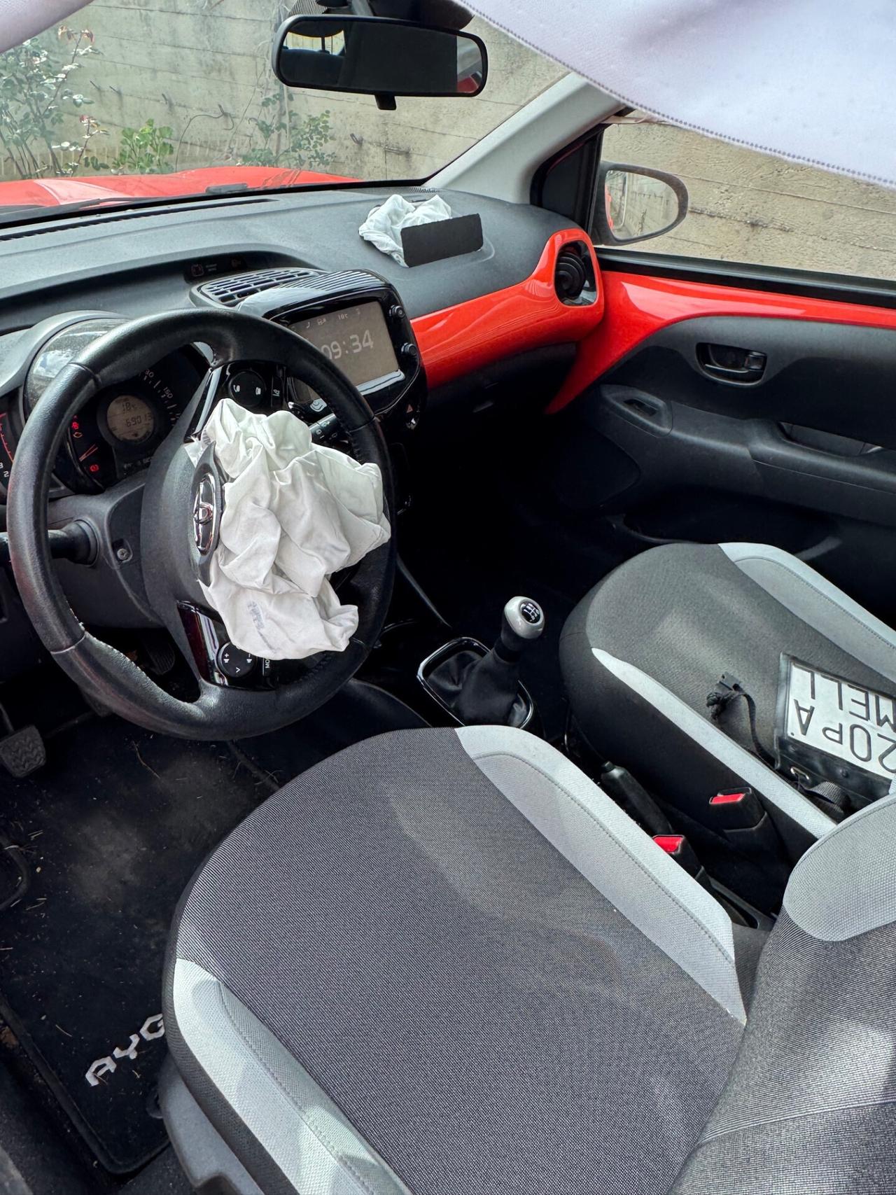 Toyota Aygo 1.0 VVT-i 69 CV 5 porte x-cool