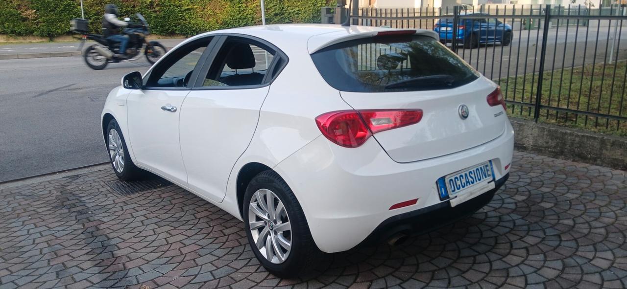Alfa Romeo Giulietta 1.6 JTDm 120 CV neopatentati