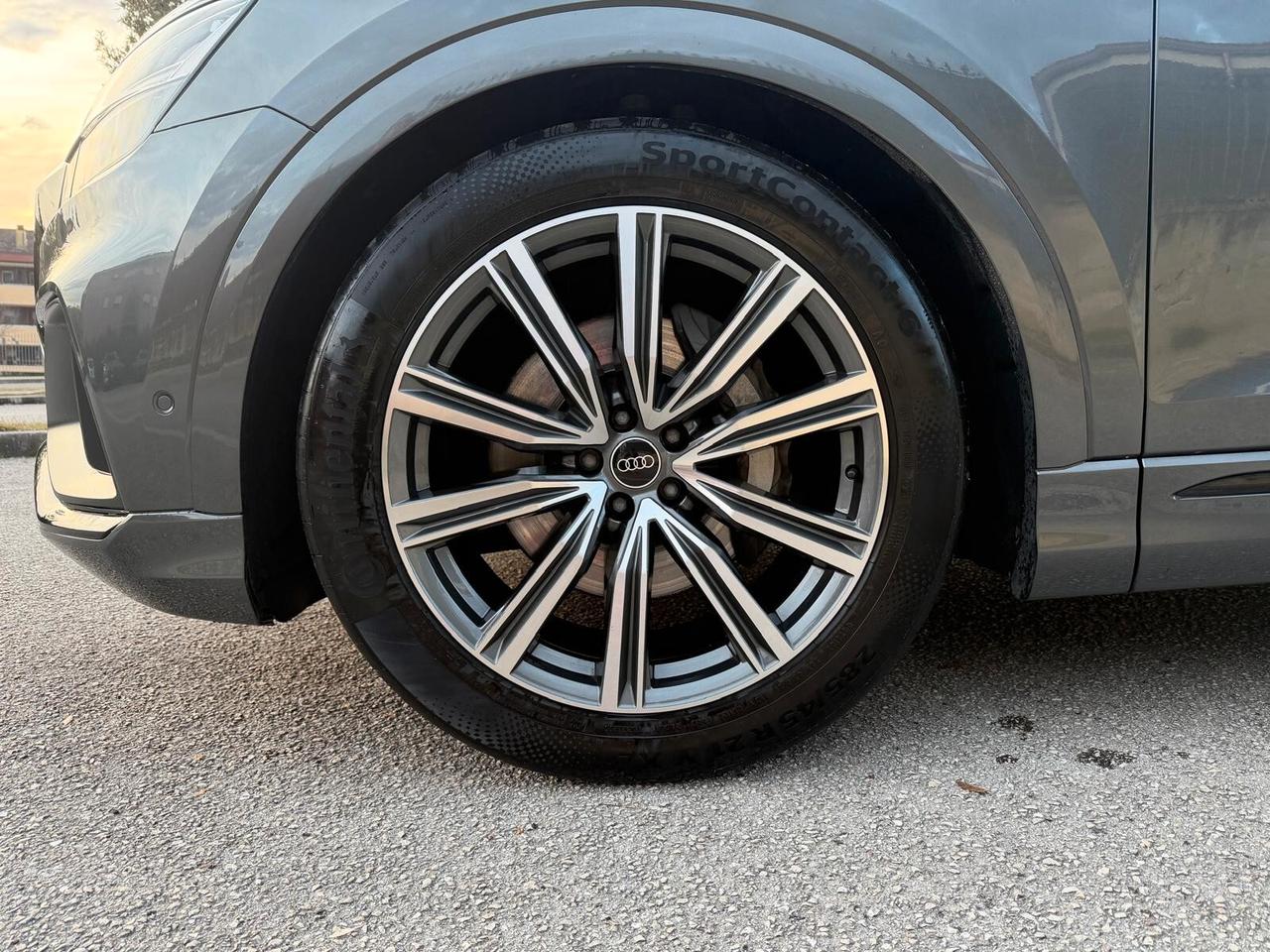 Audi Q8/50 TDI/286 CV/QUATTRO/SLINE/C-AUT/NAVI/PDC/TEL-POST/CERCHI21/V.PRIV/CLIMA 4 ZONE/SOFT CLOSE!!