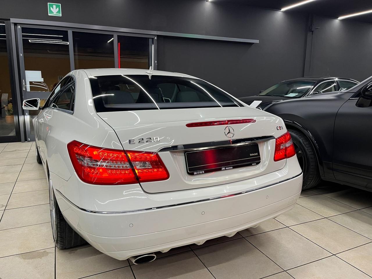 Mercedes-benz E 220 CDI Coupé BlueEFFICIENCY