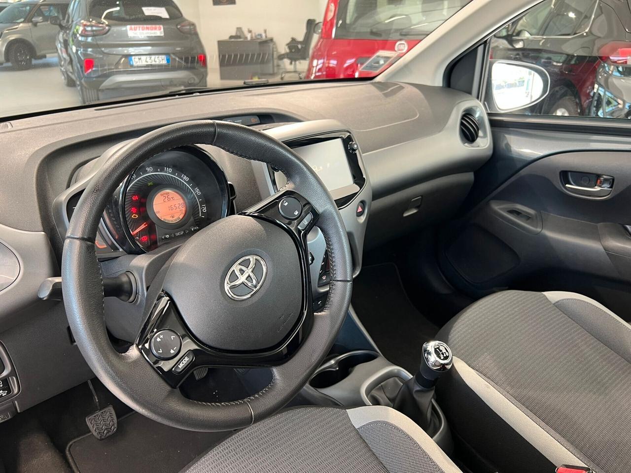 Toyota Aygo Connect 1.0 VVT-i 72 CV 5 porte x-fun