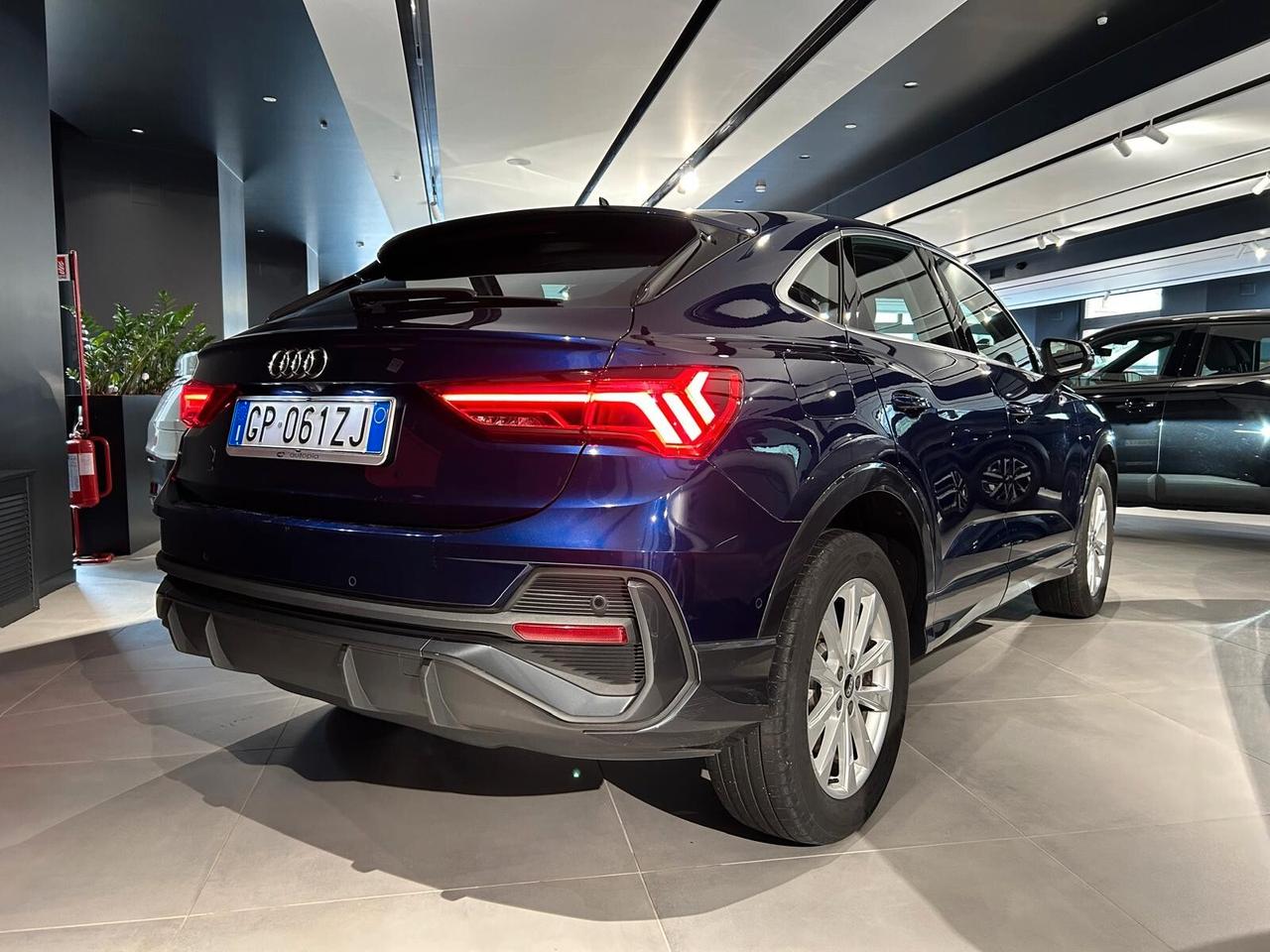 Audi Q3 45 TFSI e S tronic Business