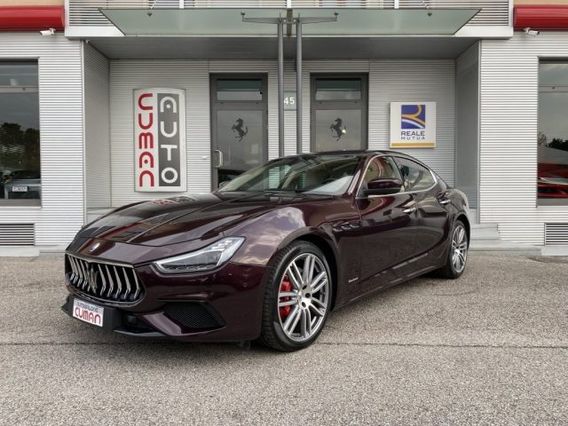 MASERATI Ghibli V6 430 CV Q4 Gransport