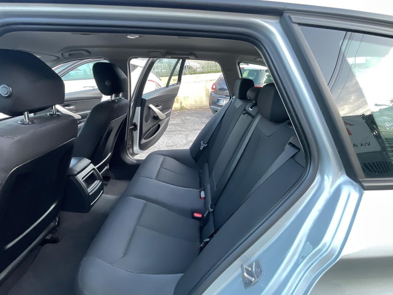 Bmw 320 320d Touring cambio automatico - navigatore