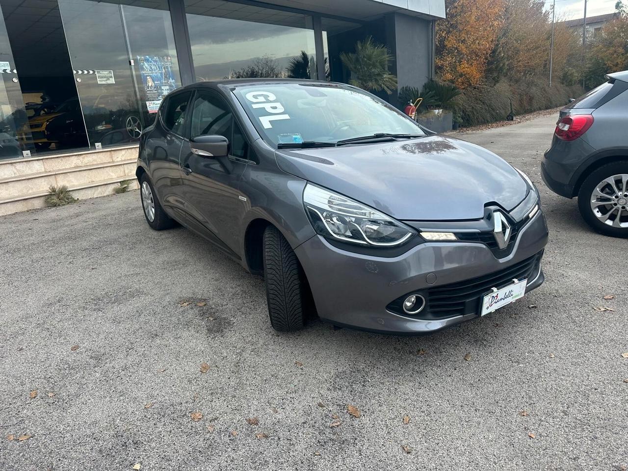 Renault Clio 1.2 75CV 5 porte Costume National GPL NEOPATENTATI