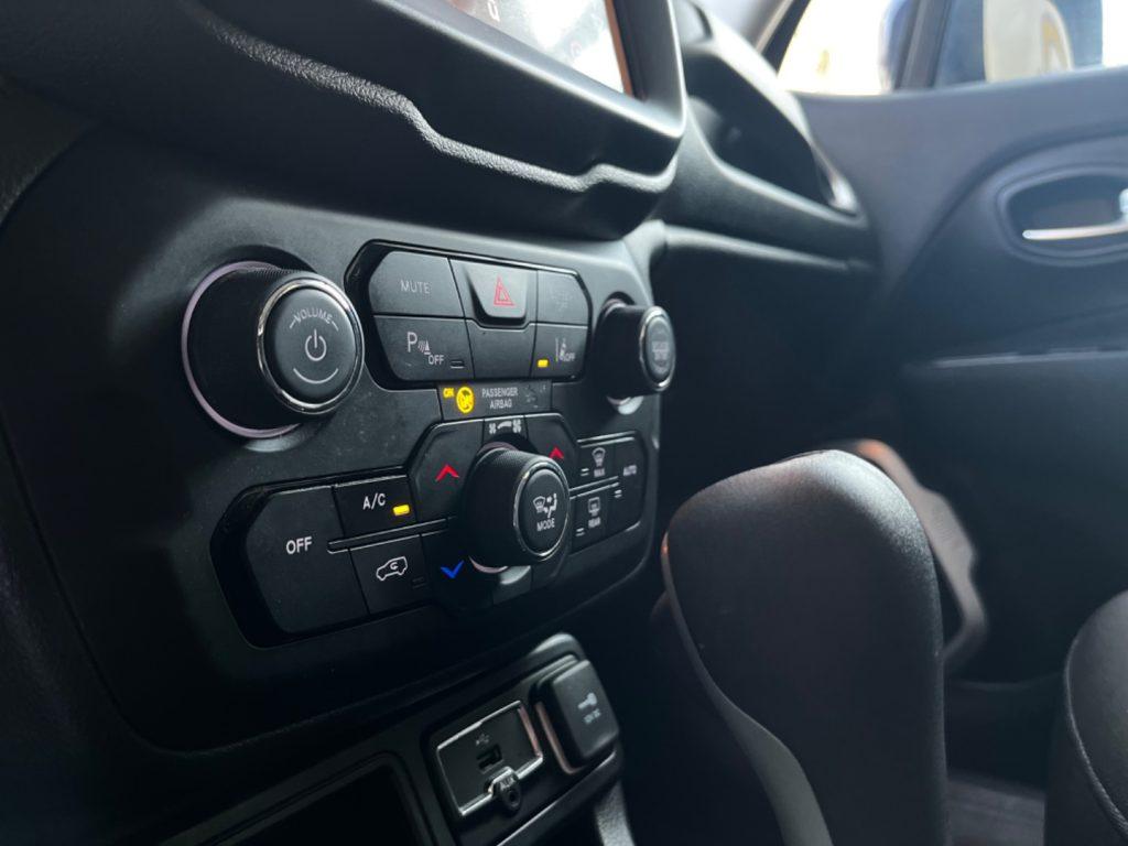 Jeep Renegade 1.6 Mjt DDCT 120 CV Limited tua da €189,00 mensili