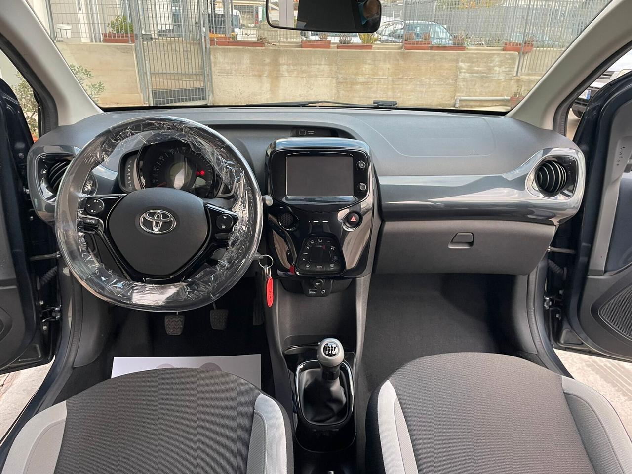 Toyota Aygo 1.0 VVT-i 69 CV 5 porte x-wave