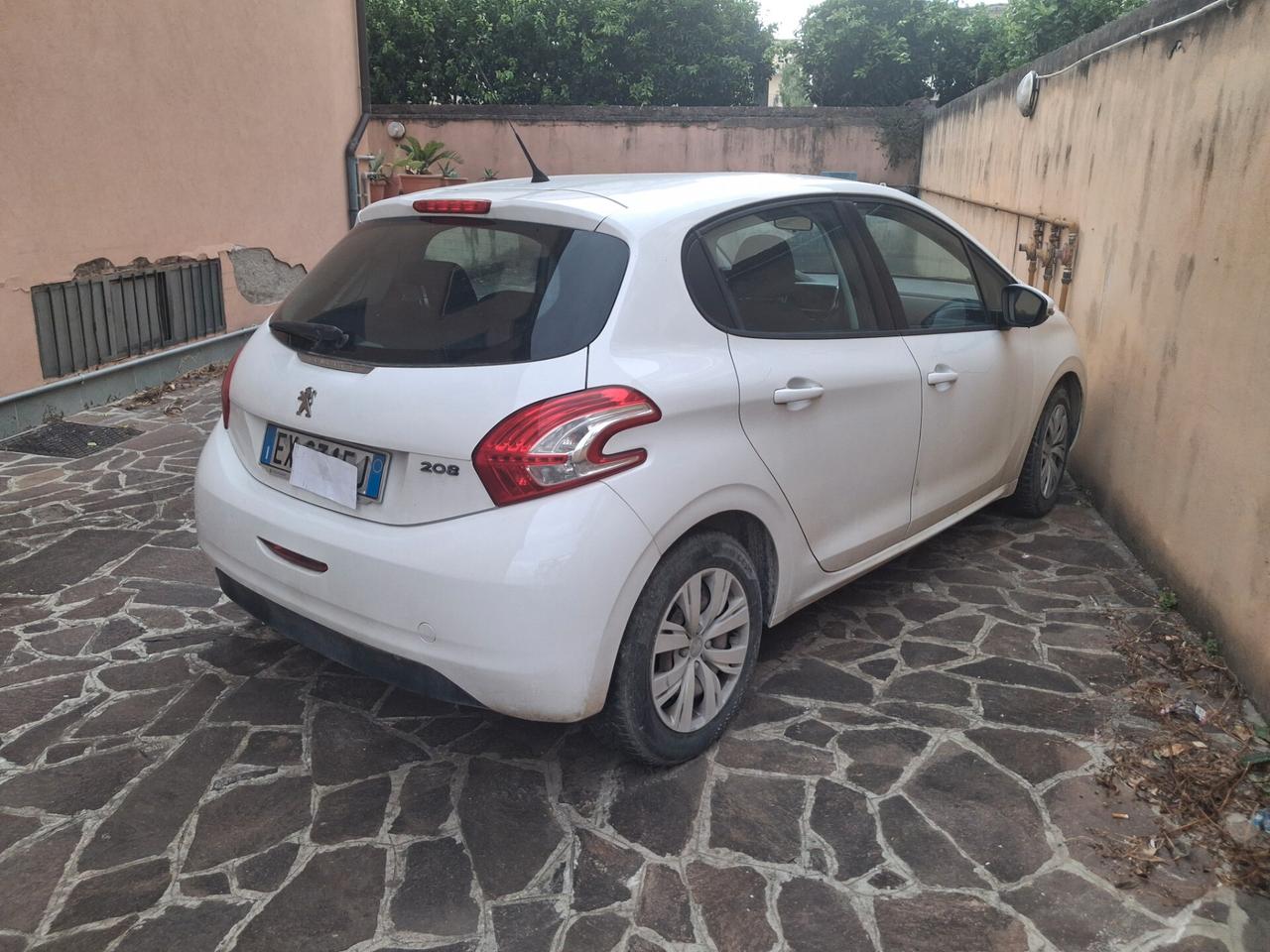 Peugeot 208 1.4 VTi 95 CV 2014 (motore da rivedere)