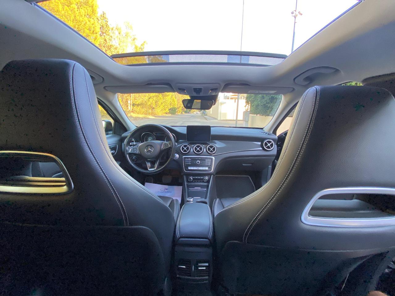 MERCEDES GLA 200D 136CV NIGHT EDITION + TETTO