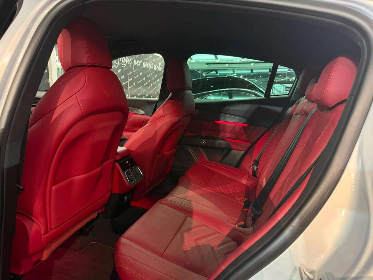 Maserati Grecale 2.0 mhev Modena 330cv auto