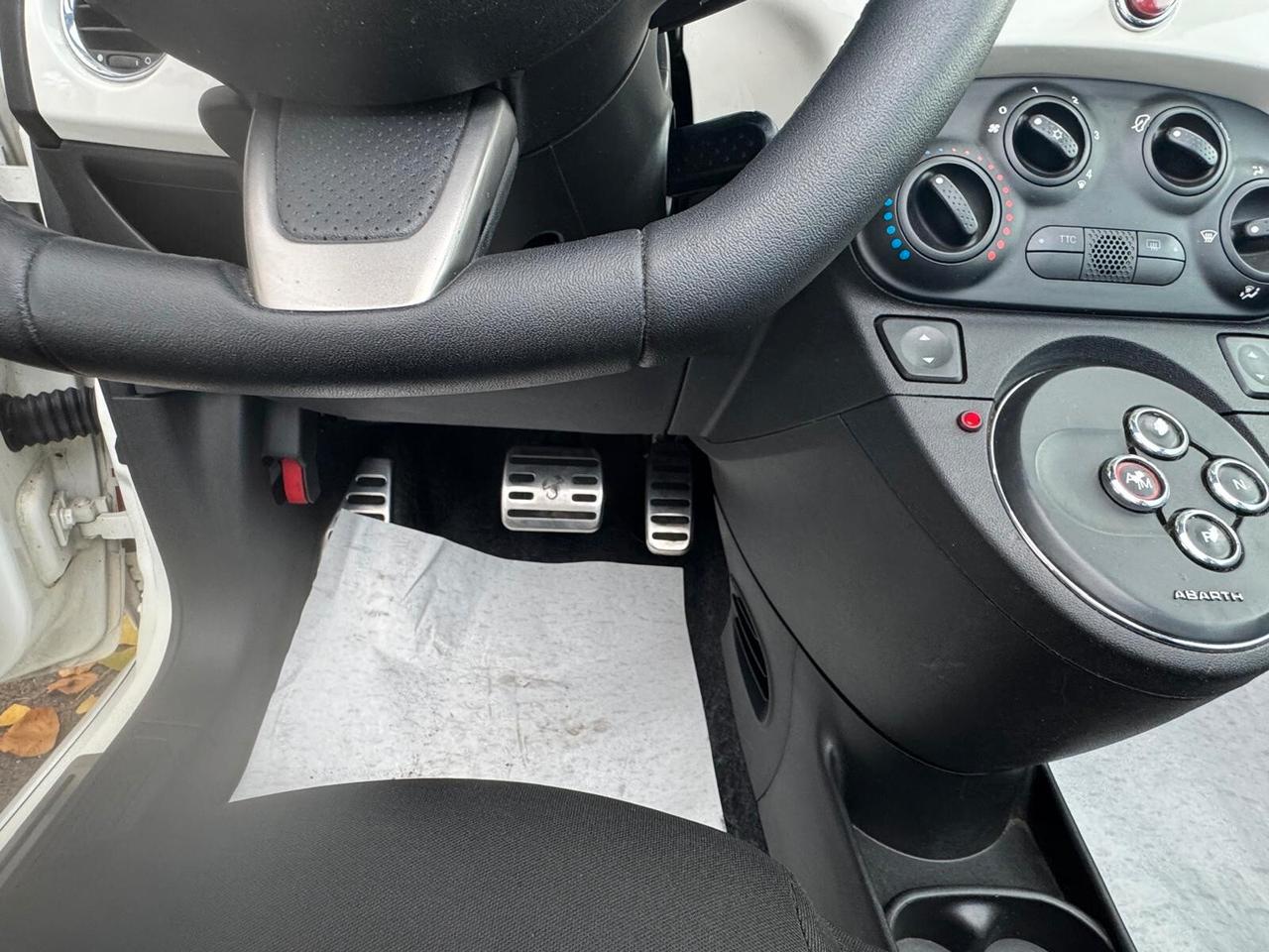 Abarth 500 C 1.4 Turbo T-Jet MTA