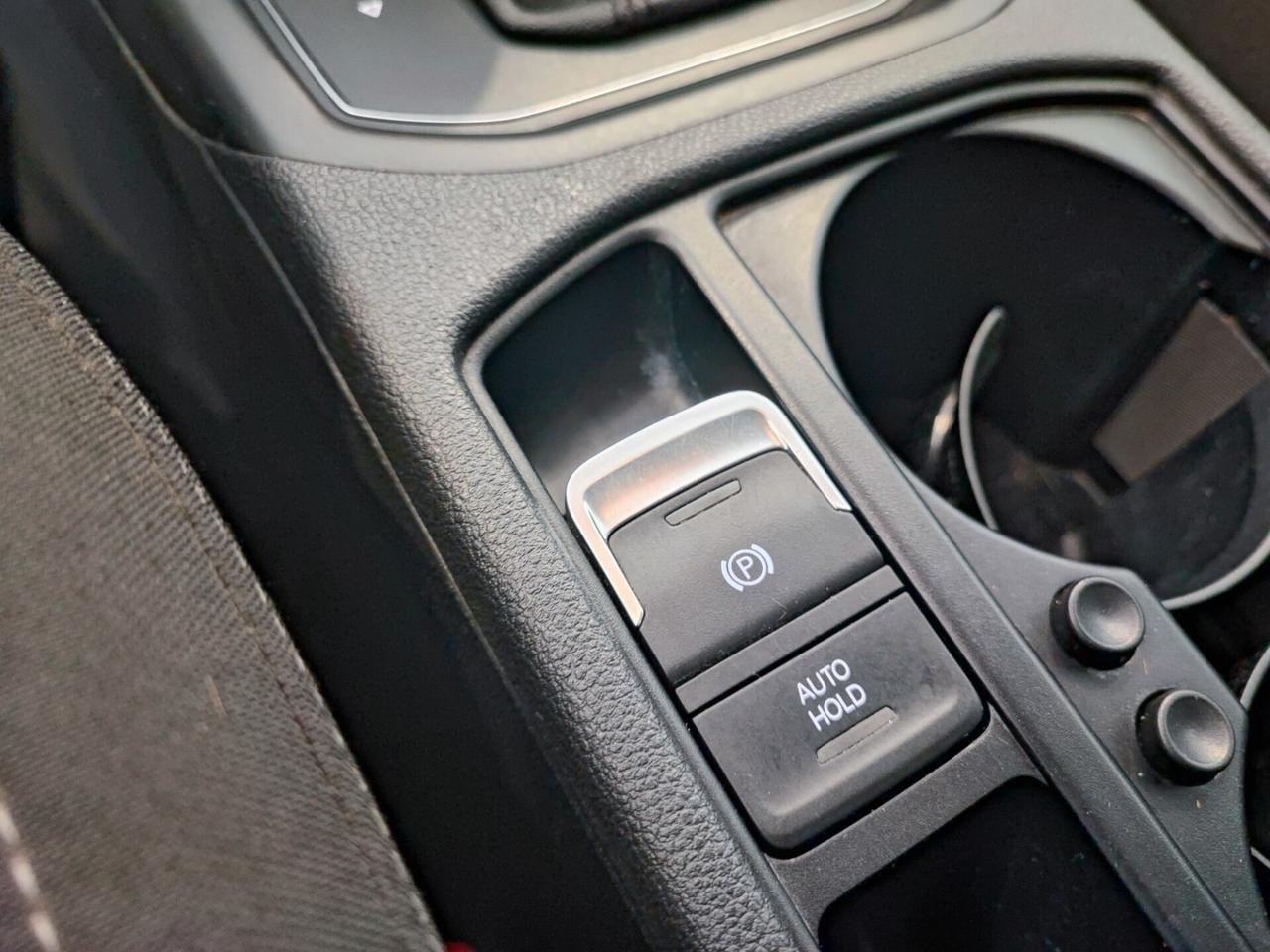 Volkswagen Touran 2.0 TDI SCR DSG 7 POSTI