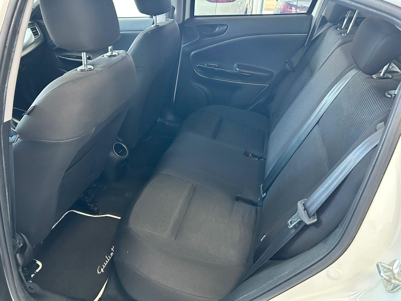 Alfa Romeo Giulietta 1.6 JTDm-2 2013