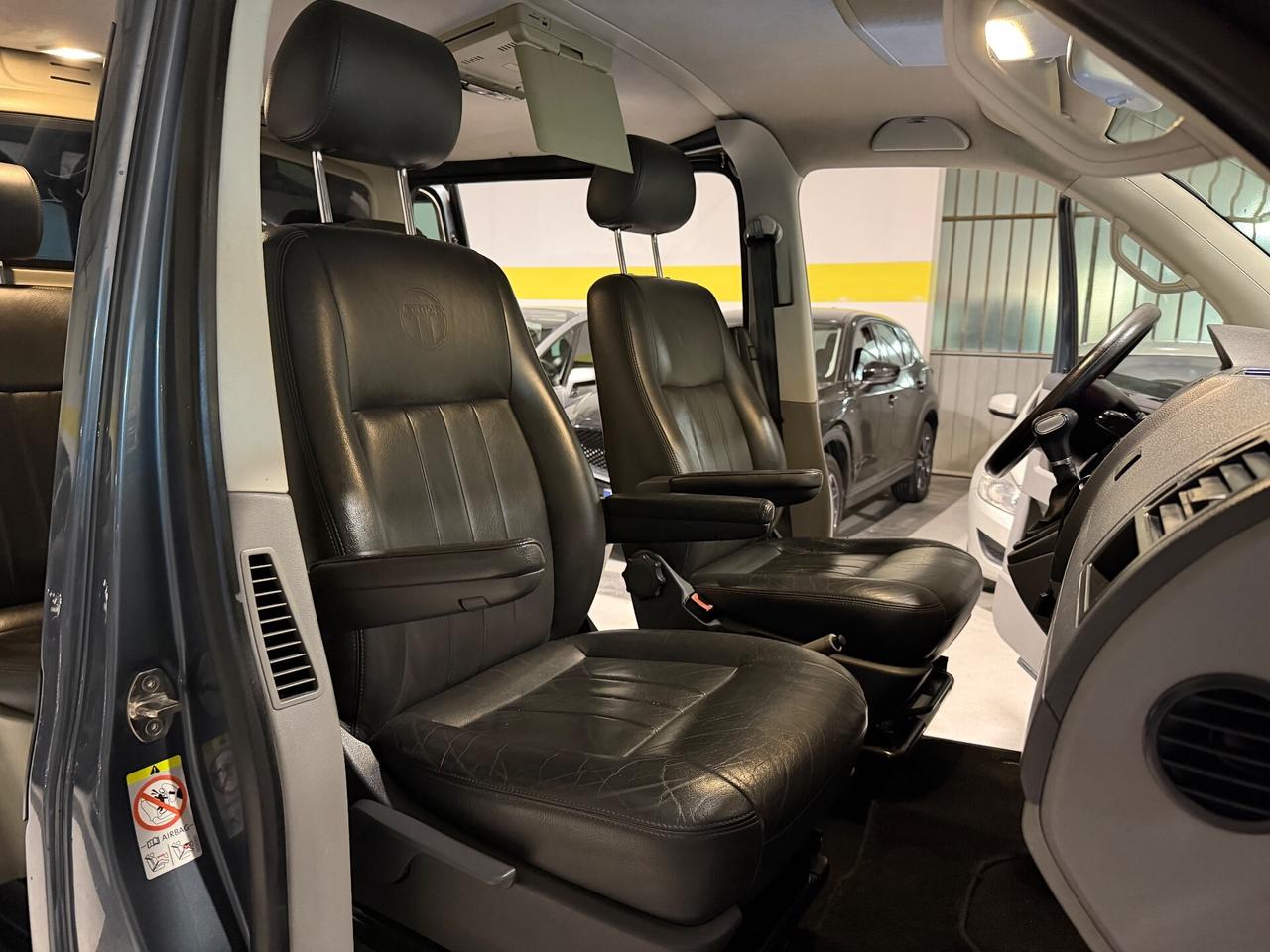 Volkswagen Transporter T-EDITION FULL 2.5 TDI 180CV DSG 2010