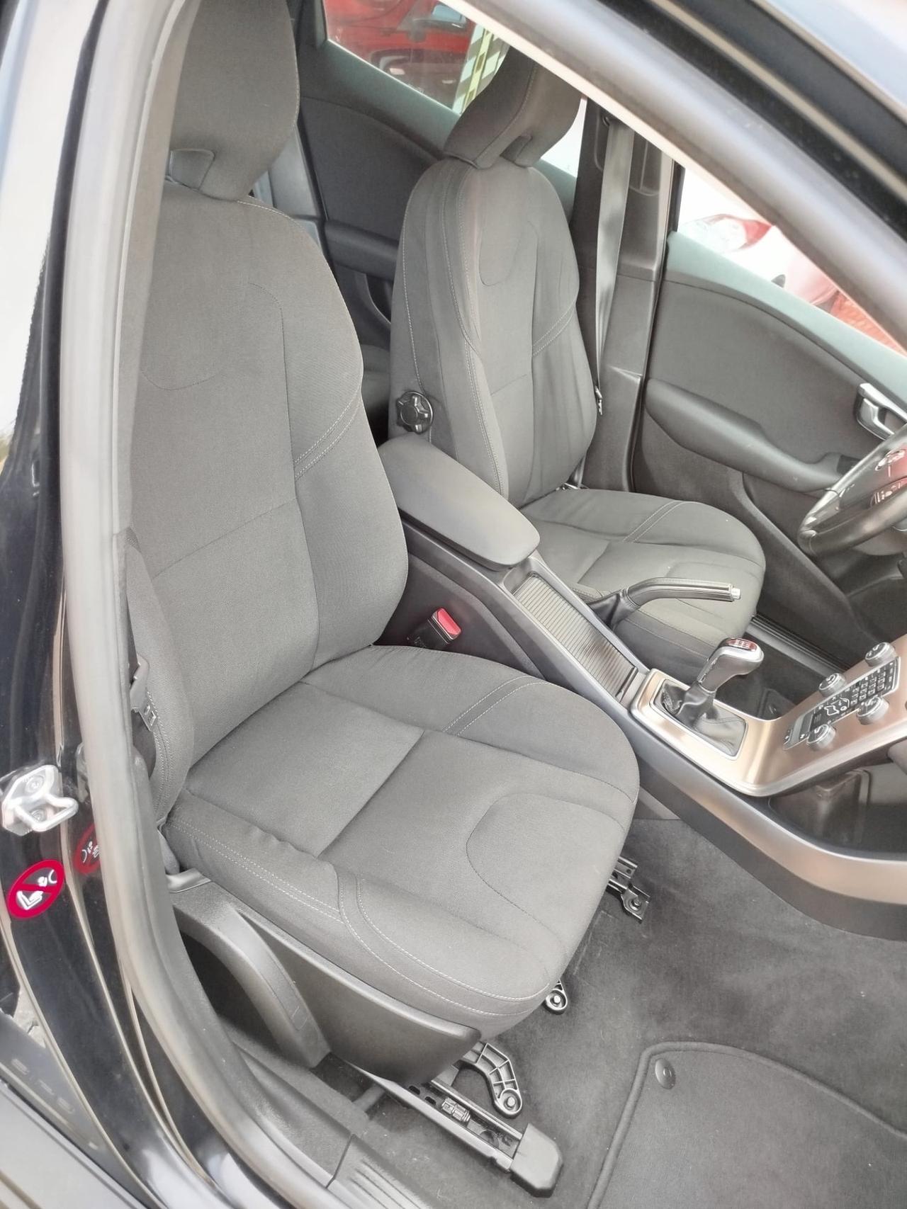 Volvo V40 Cross Country D2 136.000 KM