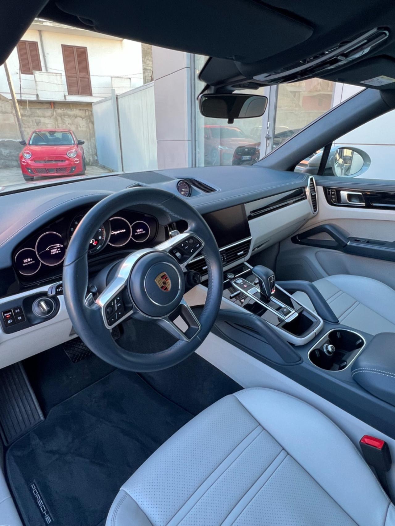 Porsche Cayenne Coupe 3.0 e-hybrid tiptronic