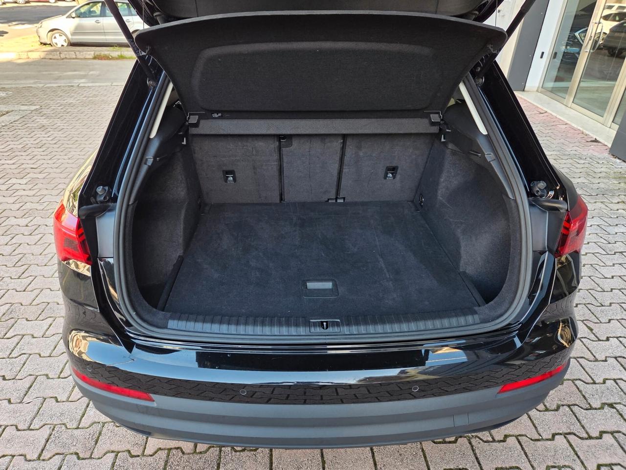 Audi Q3 35 TDI S tronic 150 cv Business