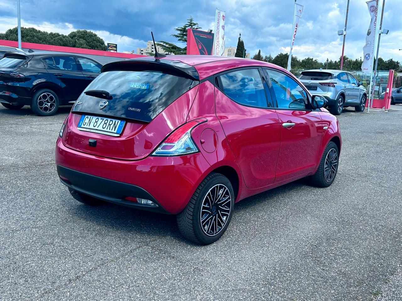 Lancia Ypsilon 1.0 FireFly 5 porte S&S Hybrid Gold Plus
