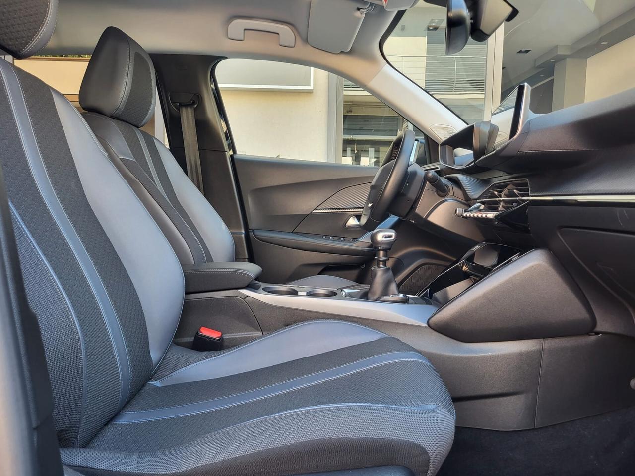 Peugeot 2008 PureTech 100Cv KM 45600+Allure+Cockpit+Retrocamera...