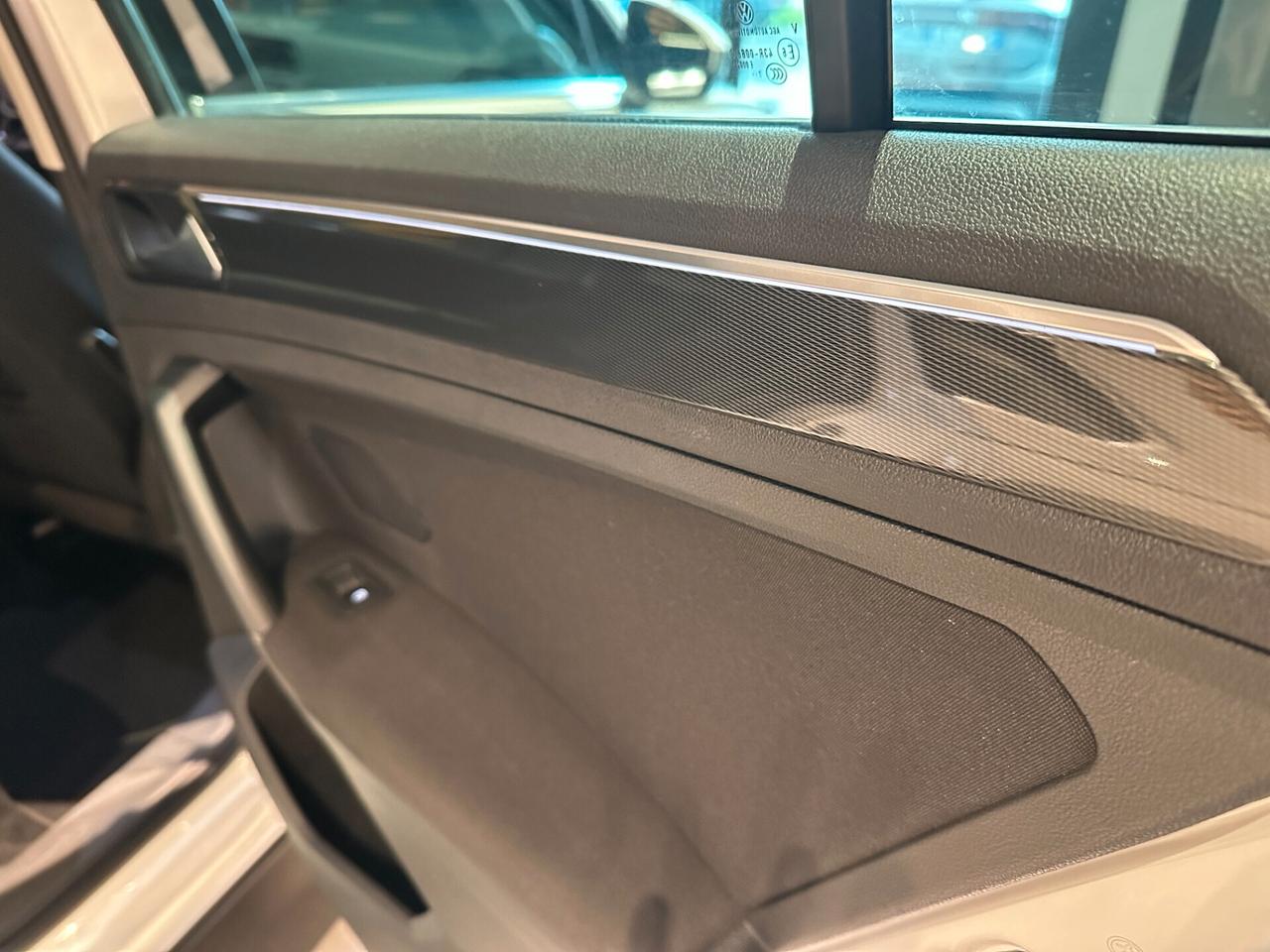 Volkswagen Tiguan 2.0 TDI SCR 4MOTION Business BlueMotion Technology