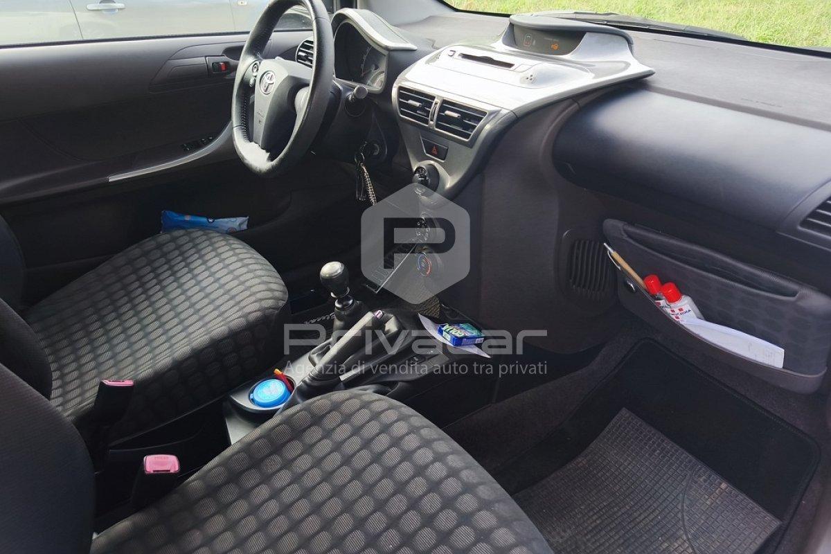 TOYOTA iQ 1.0 Sol