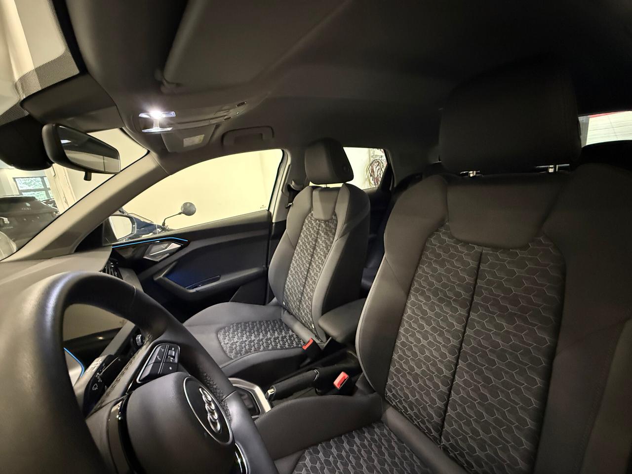 AUDI A1 SPB 30 TFSI S-TRONIC IDENTITY BLACK