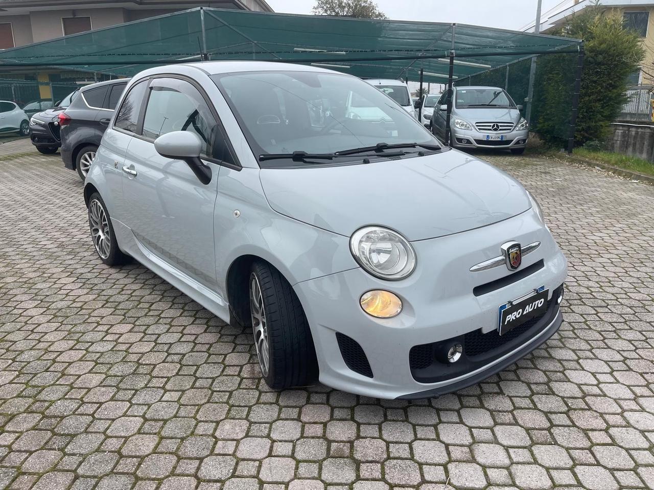 Abarth 500 1.4 Turbo T-Jet Custom