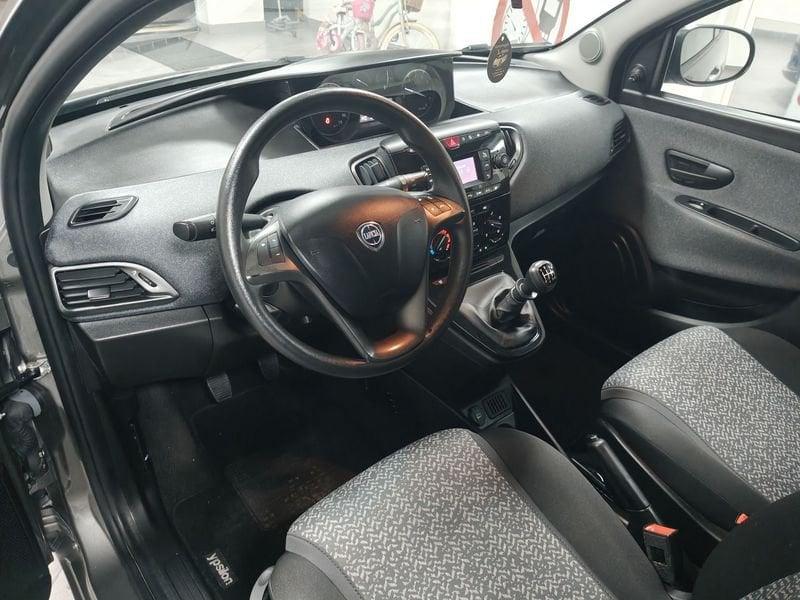Lancia Ypsilon 1.0 FireFly 70cv Hybrid Silver