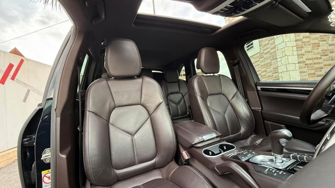 PORSCHE CAYENNE 3.0 DIESEL 2016 PLATINUM EDITION