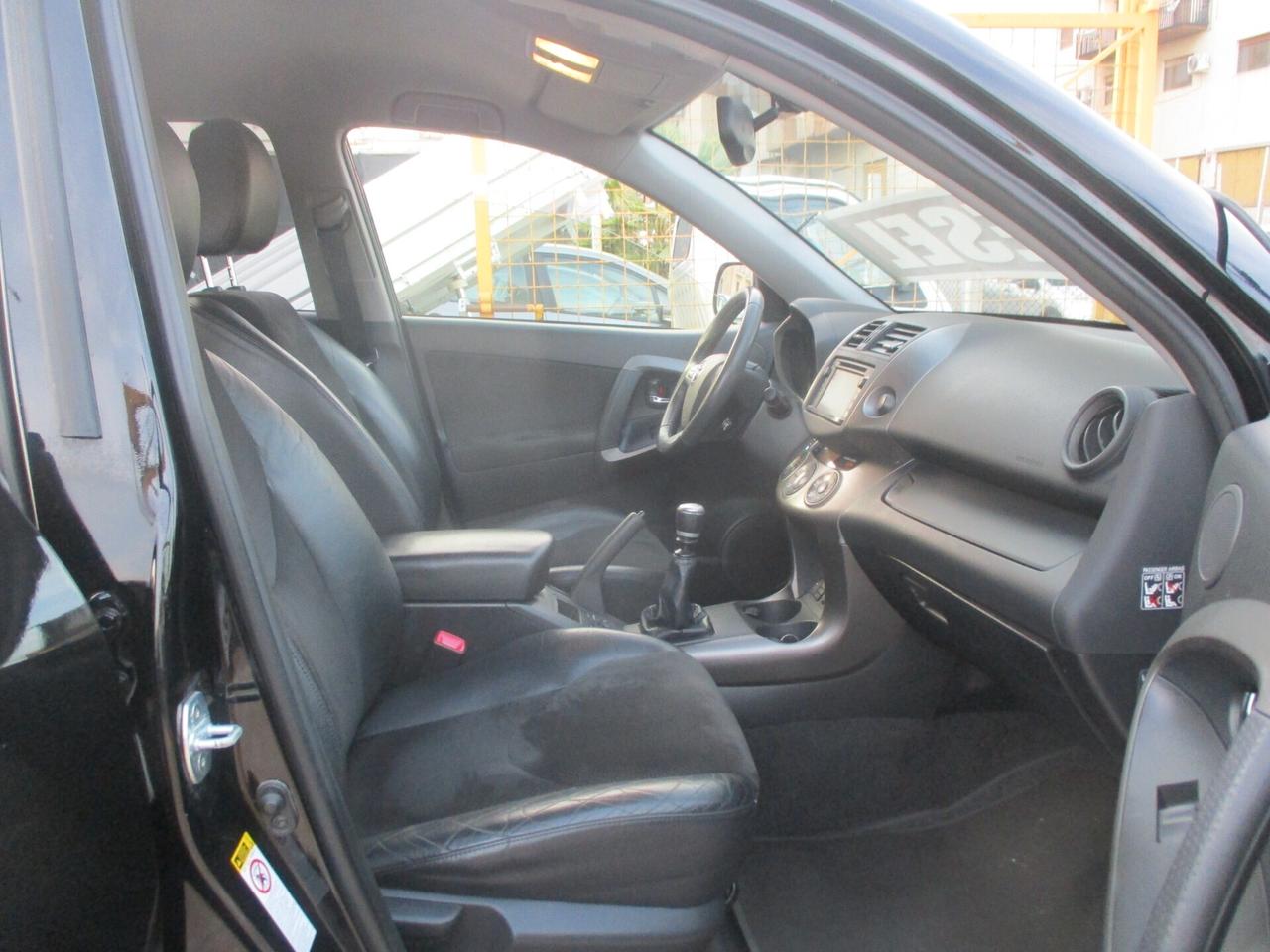 Toyota RAV 4 D-4D 150 CV CON GANGIO TRAINO 2013