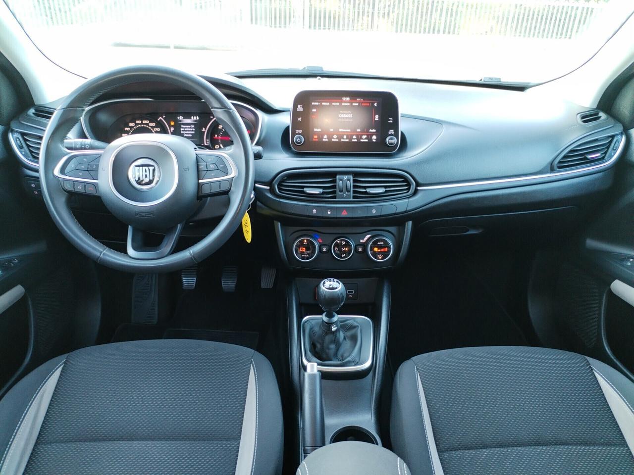 Fiat Tipo 1.6 Mjt LOUNGE GANCIO TRAINO