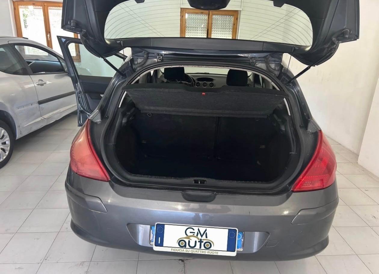 Peugeot 308 2.0 HDi 5p. Féline